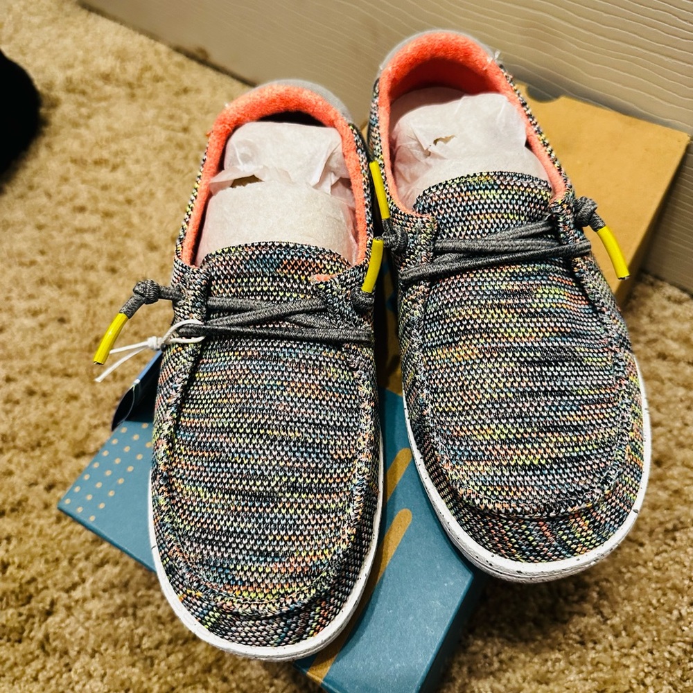 Hey Dude Wendy Youth Peacock Colorful Woven Slip-Ons - Picture 4 of 5